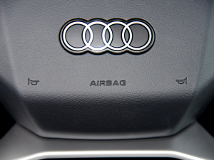 202240 e-tron  п؅^