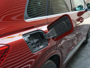 202250 e-tron quattro  ^