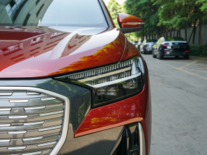 202250 e-tron quattro  ^