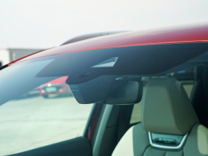 202250 e-tron quattro  ^