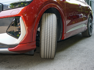 202250 e-tron quattro  ^