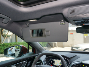 202250 e-tron quattro  ꖰ壨