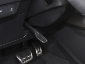 202240 e-tron а п؅^