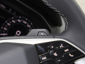 202240 e-tron а п؅^