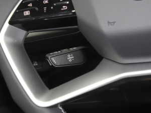 202240 e-tron а п؅^