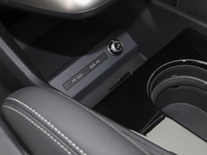 202240 e-tron (chung)а п؅^(q)