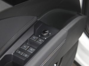 202240 e-tron (chung)а п؅^(q)