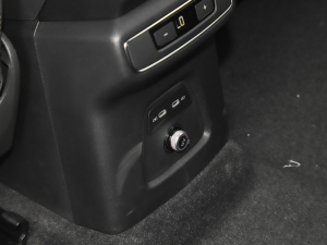 202240 e-tron (chung)а п؅^(q)