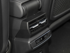 202240 e-tron (chung)а п؅^(q)