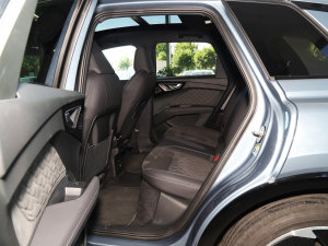 202250 e-tron quattro (chung) ſg