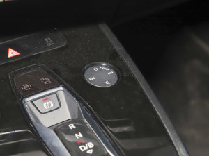 202250 e-tron quattro (chung) {(dio)(ji)