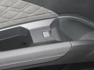 202250 e-tron quattro (chung) ܇ƅ^(q)