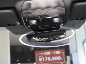 202250 e-tron quattro (chung) ܇(ni)ҕR