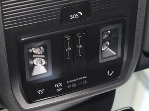 202250 e-tron quattro  п؅^