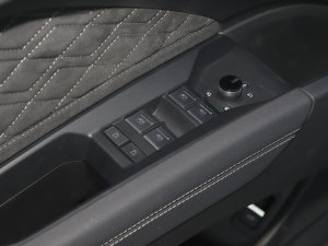 202250 e-tron quattro (chung) п؅^(q)