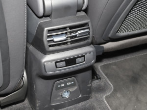 202250 e-tron quattro (chung) п؅^(q)