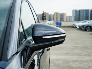 202240 e-tron (chung) (x)(ji)^