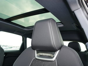 202240 e-tron (chung) g