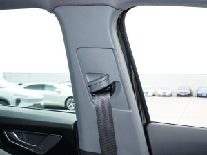 202240 e-tron (chung) g