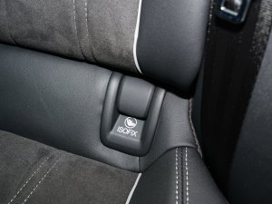 202240 e-tron (chung) g