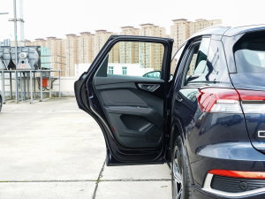 202240 e-tron (chung) ܇T