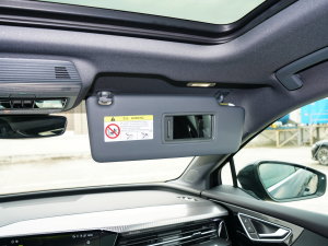 202240 e-tron  ꖰ壨ң