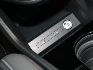 202240 e-tron  п؅^