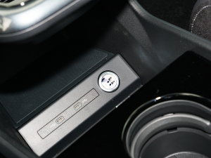 202240 e-tron  п؅^