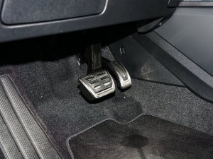 202240 e-tron  п؅^