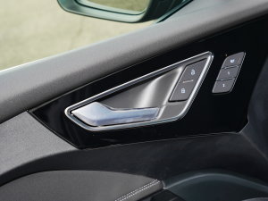 202240 e-tron  п؅^