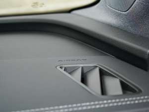 202240 e-tron  п؅^