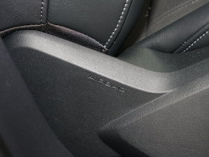 202240 e-tron  п؅^