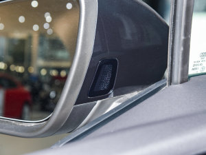 202250 e-tron quattro  ^