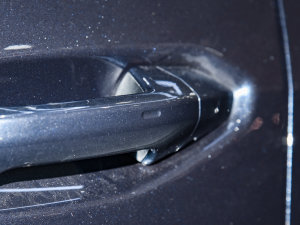 202250 e-tron quattro  ^