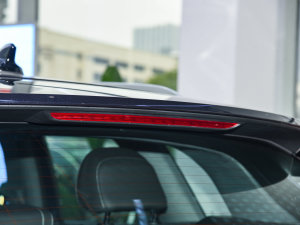 202250 e-tron quattro  ^