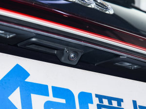 202250 e-tron quattro  ^