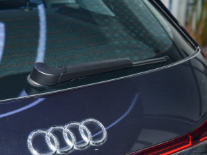 202250 e-tron quattro  ^