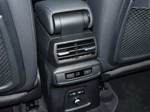 202250 e-tron quattro  п؅^