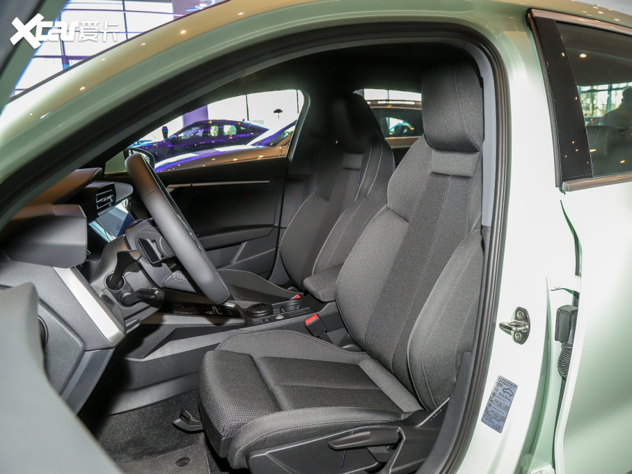 2022?yun)WA3 Limousine A3L Limousine 35 TFSI M(jn)ȡ\(yn)(dng)