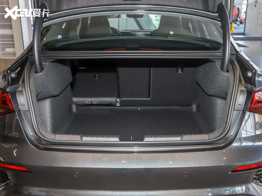 2022WA3 Limousine A3L Limousine 35 TFSI r\(yn)