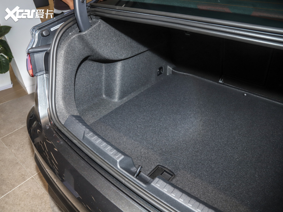 2022?yun)WA3 Limousine A3L Limousine 35 TFSI r(sh)\(yn)(dng)