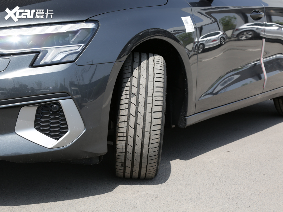 2022?yun)WA3 Limousine A3L Limousine 35 TFSI r(sh)