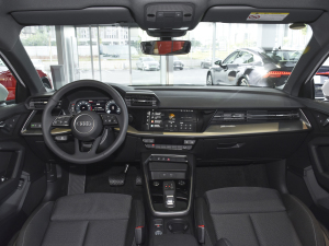 2022A(y)3L Limousine 35 TFSI M(jn)ȡ (ni)ȫ