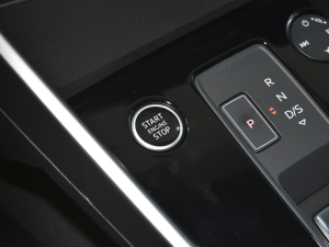 2022A3L Limousine 35 TFSI Mȡ п؅^