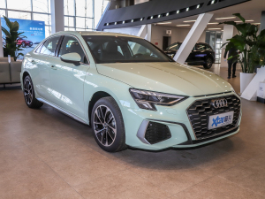 2022A3L Limousine 35 TFSI Mȡ\ ǰ45