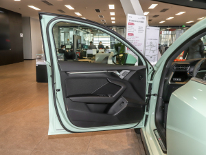 2022A3L Limousine 35 TFSI Mȡ\ {λ܇T