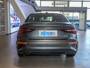 2022A3L Limousine 35 TFSI r\ 	