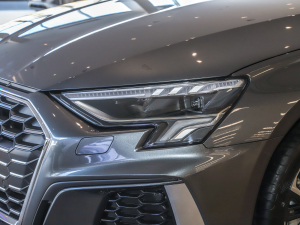 2022A3L Limousine 35 TFSI r\ 