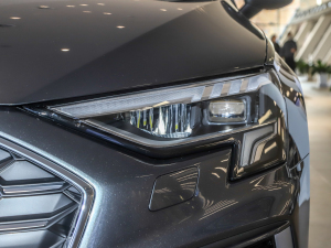 2022A3L Limousine 35 TFSI r\ ^