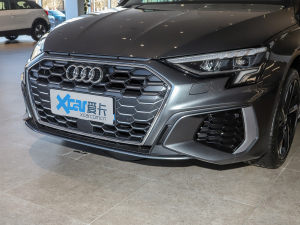 2022A3L Limousine 35 TFSI r\ ^